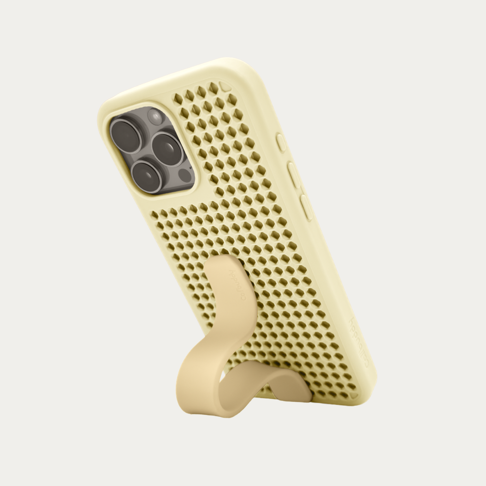 iPhone16ProMax Sand Glow 2